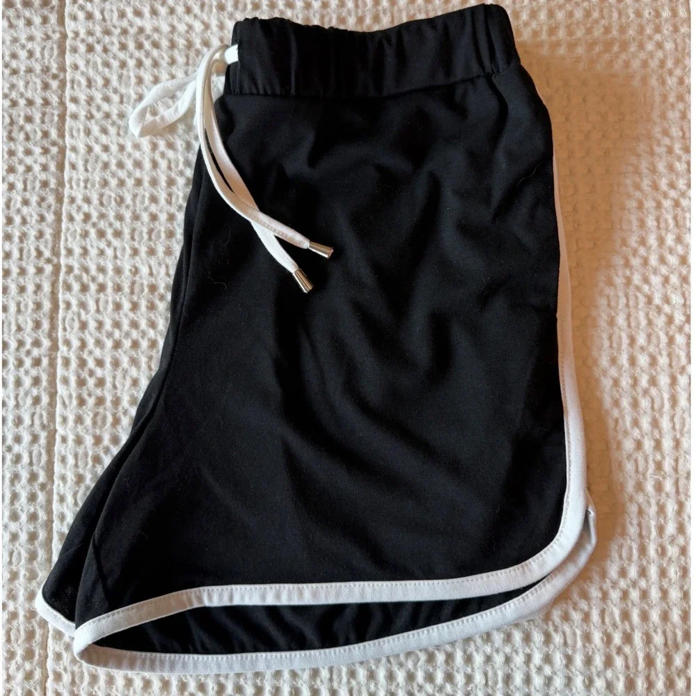 Sunshine & Rodeos Essentials Black Dolphin Shorts White Trim NWT Size M